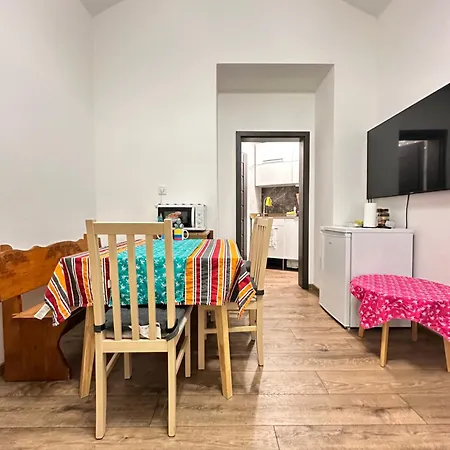 2br Near Center Quiet And Cozy דירה *