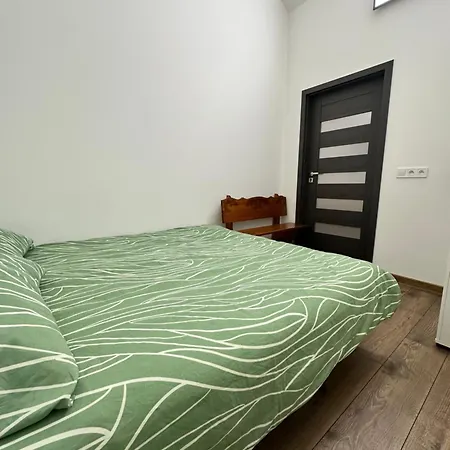 2br Near Center Quiet And Cozy דירה