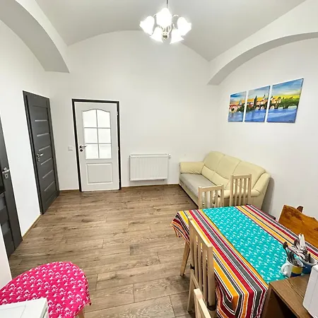 2br Near Center Quiet And Cozy פראג