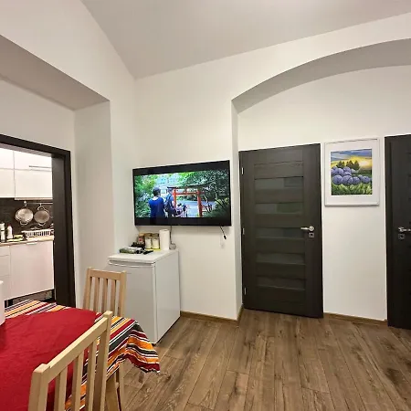 2br Near Center Quiet And Cozy