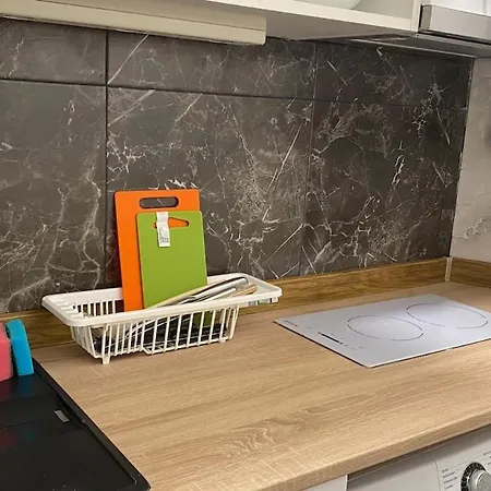 2br Near Center Quiet And Cozy דירה *